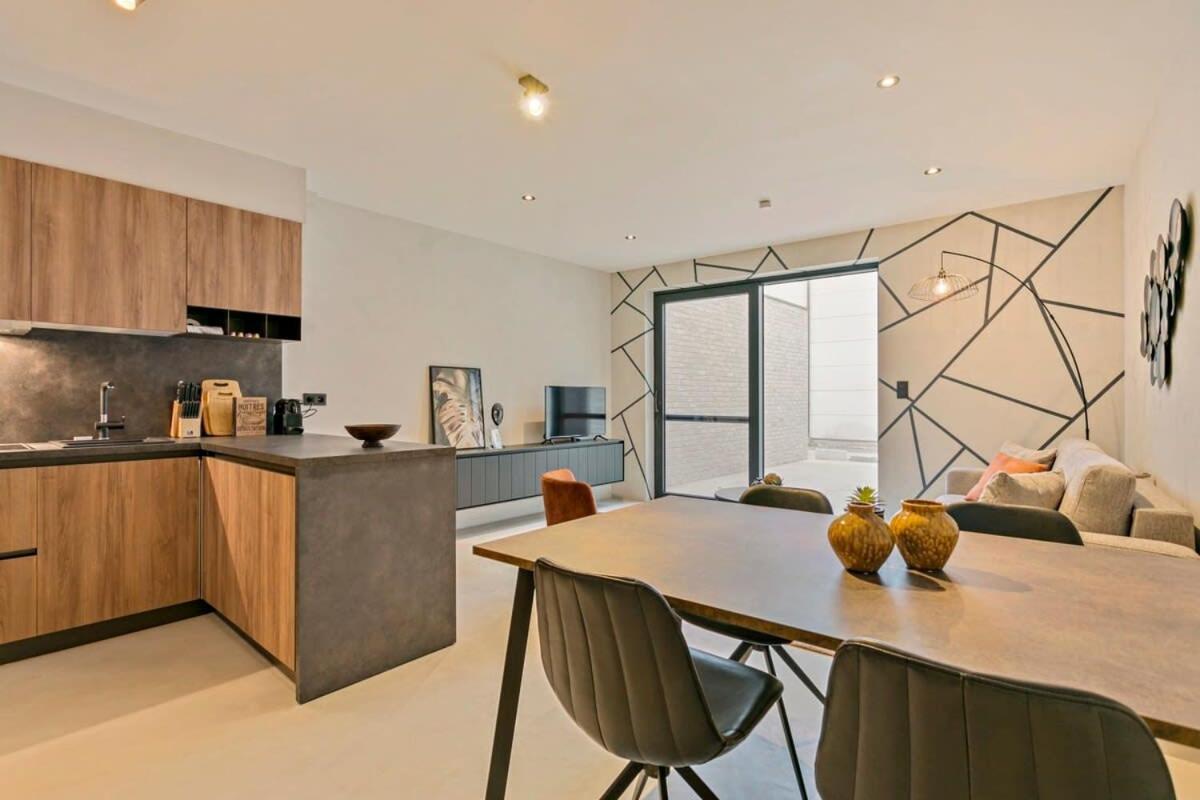 Huswell - Unique Apartment In The City-Center Of Knokke Exterior photo